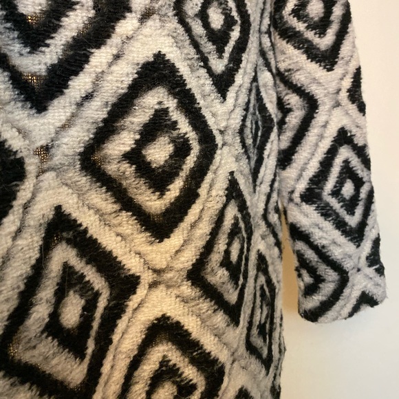 Ecote Geometric Tunic with Pockets - Picture 3 of 4